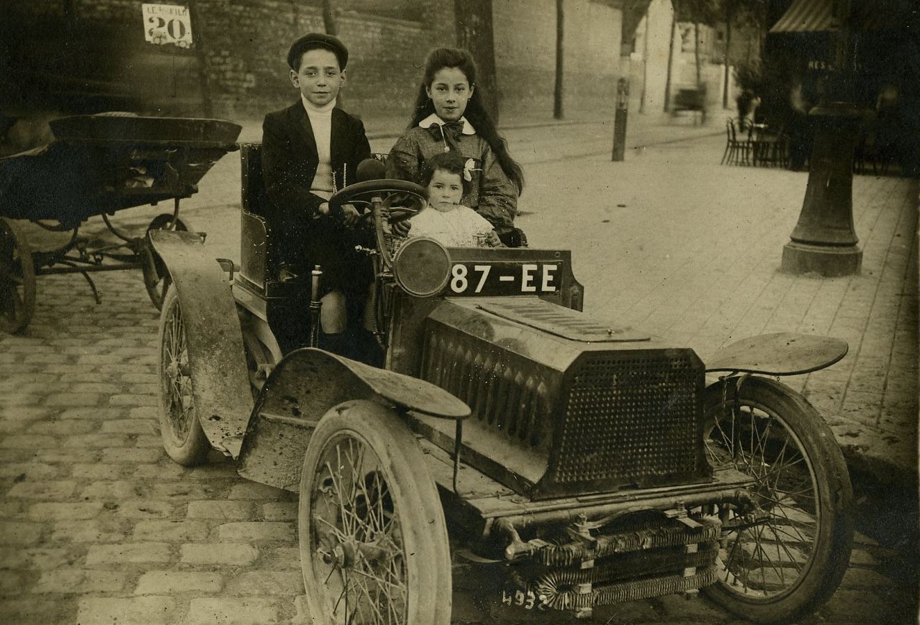 La voiture, toute une aventure (Début du XXe siècle-années 30).